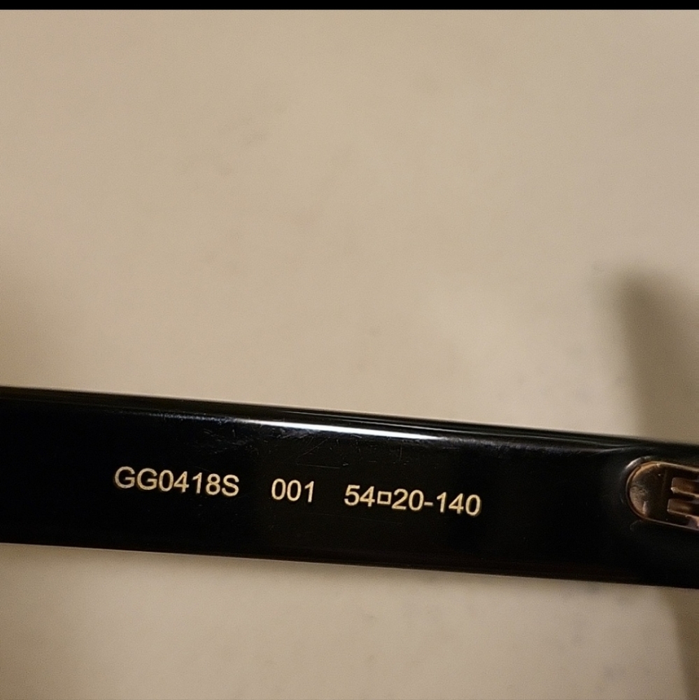 GUCCI sunglasses 👓 - Picture 6 of 9